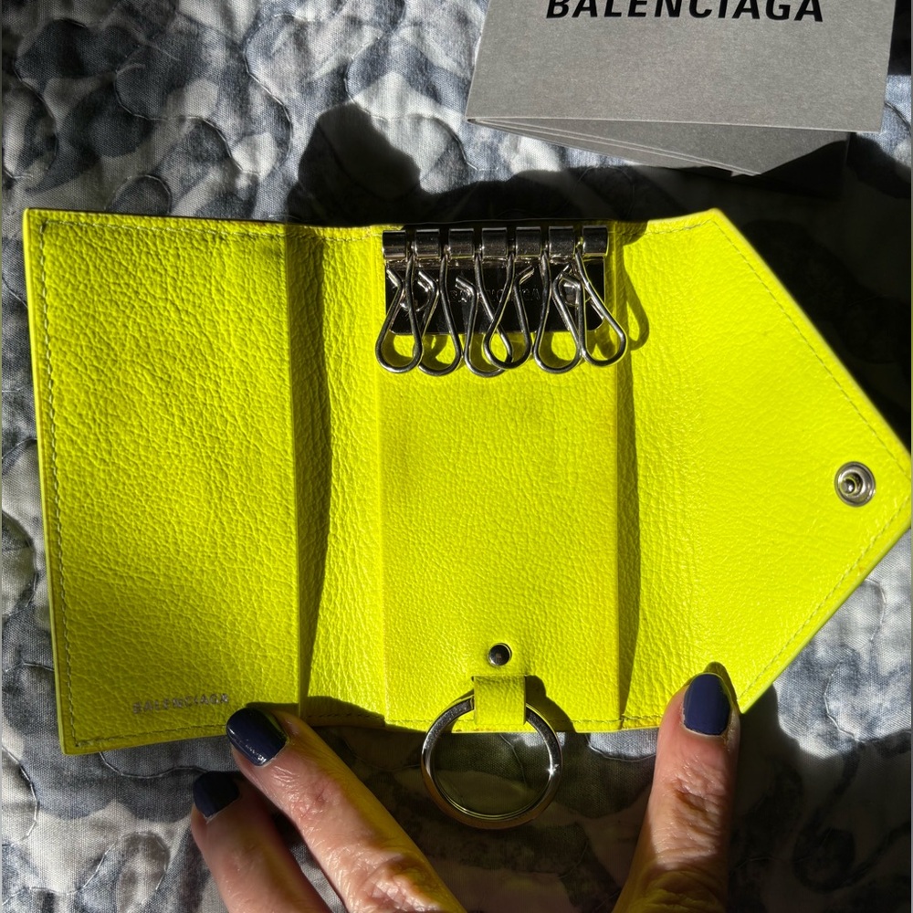 BALENCIAGA MINI KEY/ WALLET in Calfskin GUC - Picture 3 of 12
